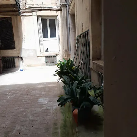 Escale Voltaire T2 Au Calme, Cv, Wifi *
