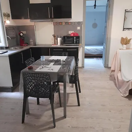 Escale Voltaire T2 Au Calme, Cv, Wifi * Narbonne